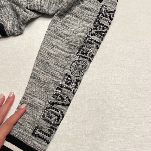 🔴 Victoria’s Secret PINK Grey & Black Varsity 3/4 Zip Pullover - Picture 7 of 9